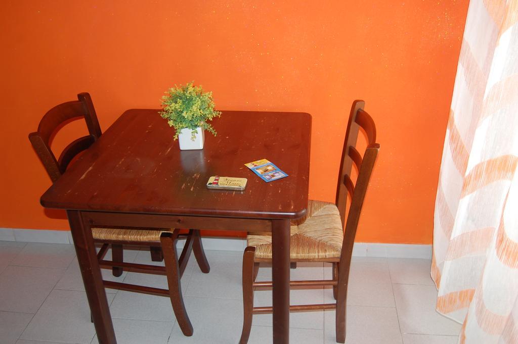 Stanze Sul Mare Bed & Breakfast Salerno Bagian luar foto
