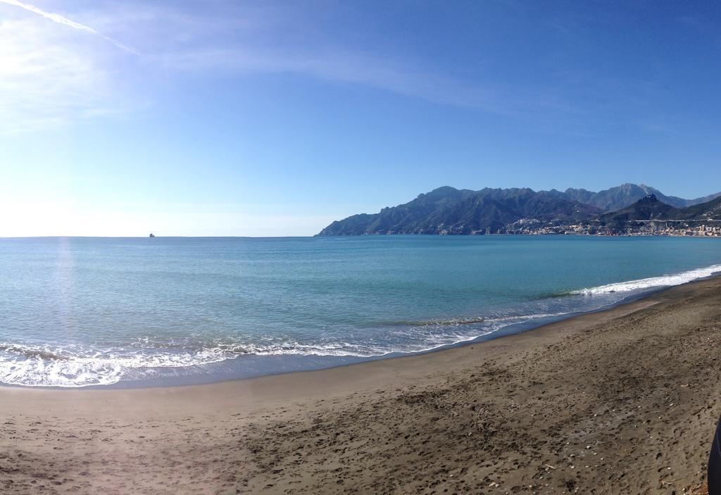 Stanze Sul Mare Bed & Breakfast Salerno Bagian luar foto