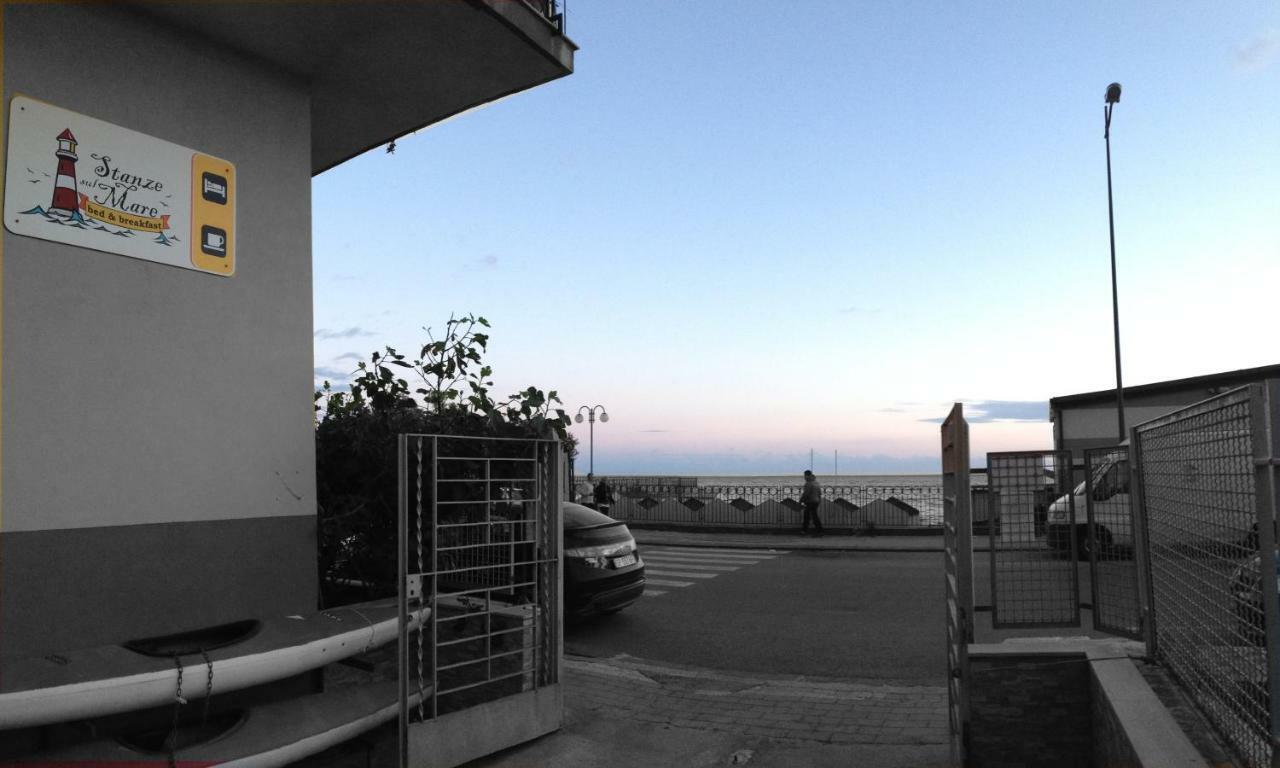 Stanze Sul Mare Bed & Breakfast Salerno Bagian luar foto