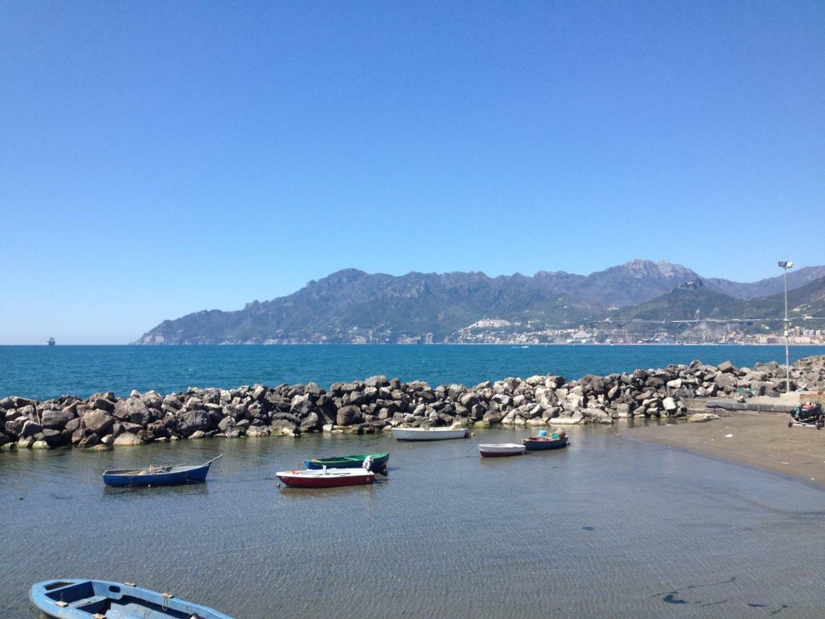 Stanze Sul Mare Bed & Breakfast Salerno Bagian luar foto