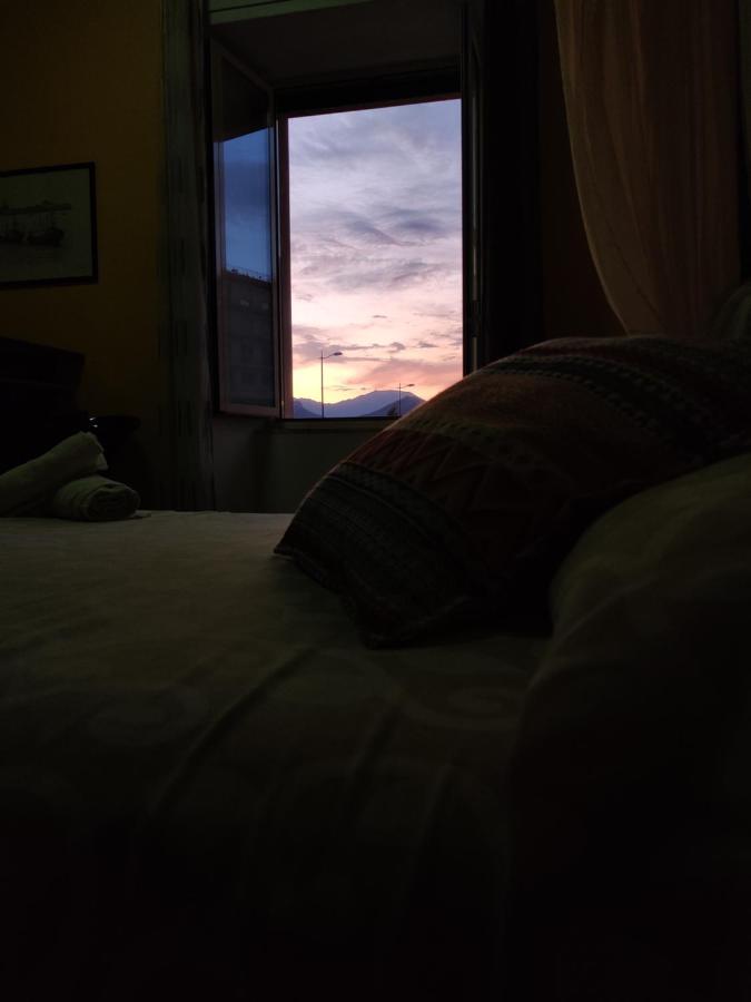 Stanze Sul Mare Bed & Breakfast Salerno Bagian luar foto